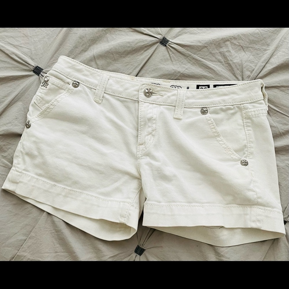 White denim Miss Me shorts